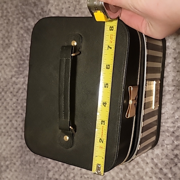 Makeup Box - Picture 7 of 9